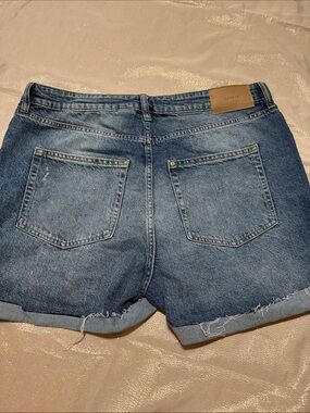 Classic High-Waist Denim Shorts - Blue
